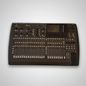 alt="Behringer X32 console de mixage numérique professionnelle"